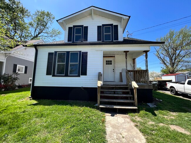 Frente de la casa - 166 18th St