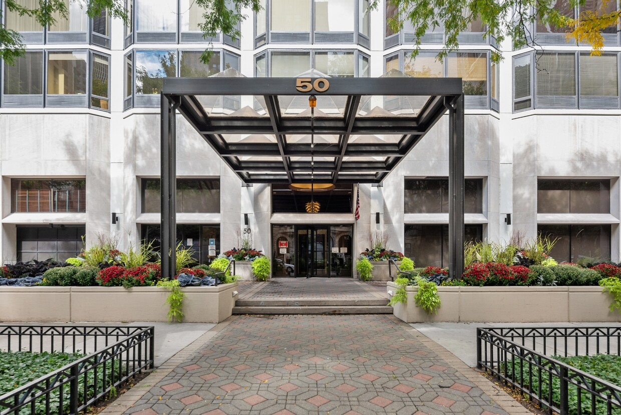 Primary Photo - 50 E Bellevue Pl