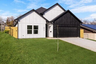 Building Photo - 5516 Helmick Ave