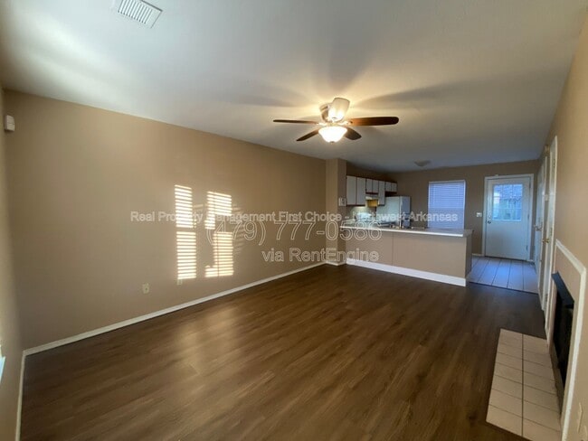 Building Photo - 1244 N Iron Horse Dr