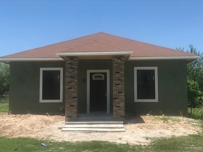 Building Photo - 1420 El Camino Dr