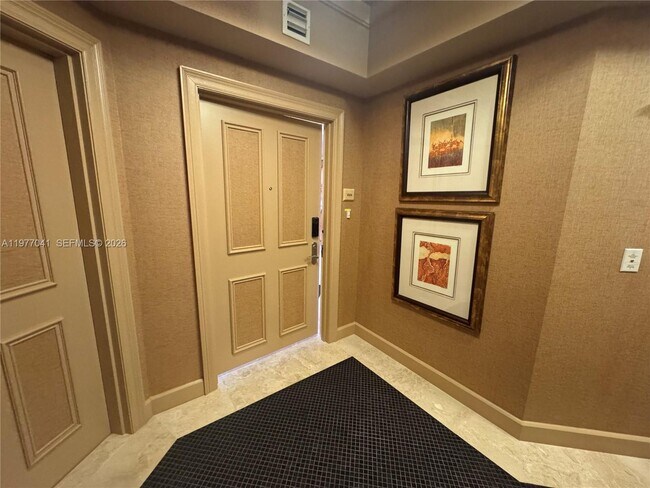 Foto del edificio - 17875 Collins Ave