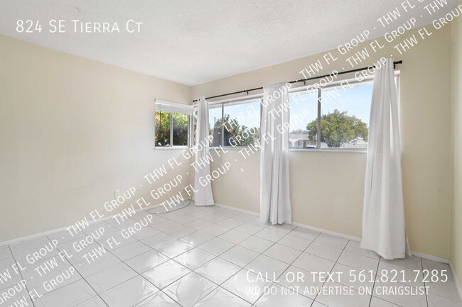 Photo - 824 SE Tierra Ct House