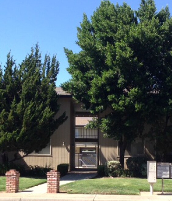 Foto del edificio - Forest Wood Apartments