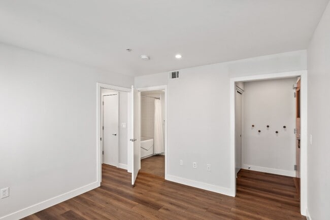 Building Photo - Well maintained two-story condo - Bright End Unit - Lease Terms Options Outlined in Description