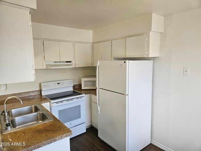 Foto del edificio - 1313 E Vista Ave