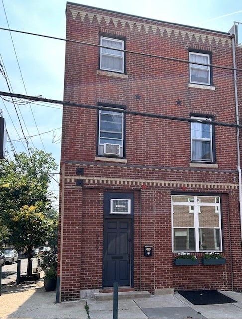 Front door - 979 N Lawrence St