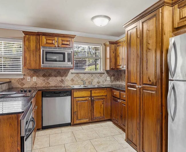 Photo - 1290 Park Blvd Apartment