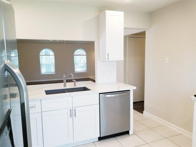 Foto del edificio - 3731 Westheimer Pl Dr