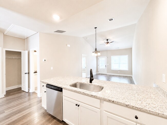 Foto del edificio - Charming 2 Bed / 2 Bath Home in Cornelia