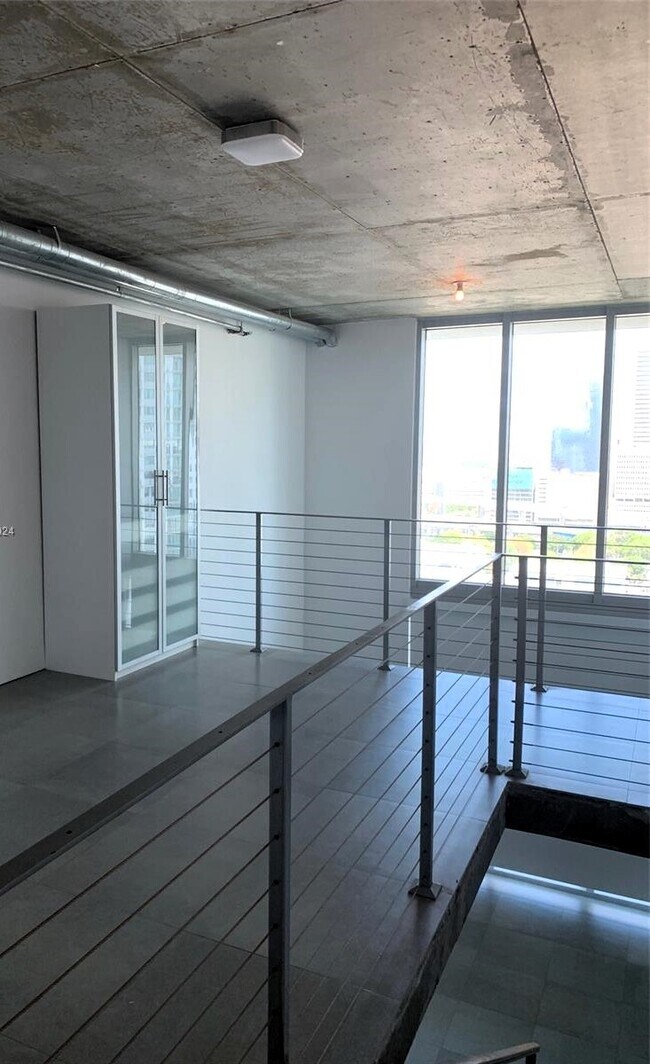 Foto del edificio - 690 SW 1st Ct