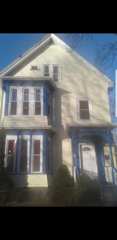Primary Photo - 8 Beach St