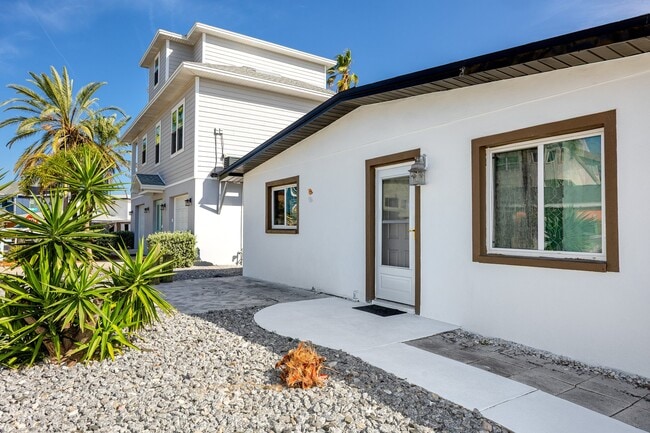 Photo - 18053 2nd St E House