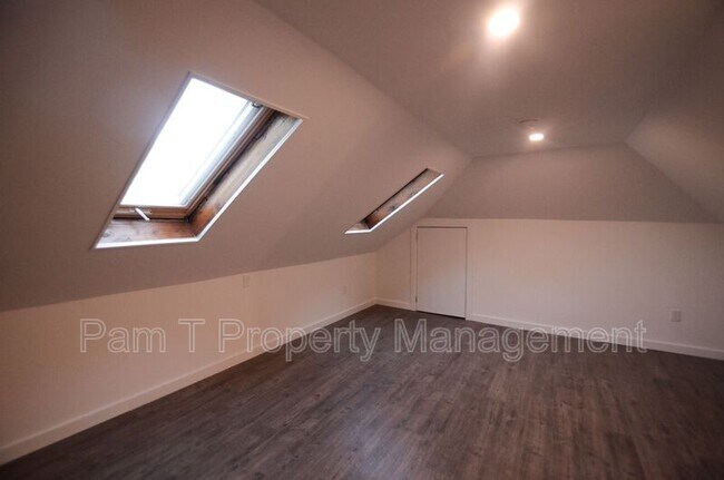 Building Photo - 1203 E 33rd St