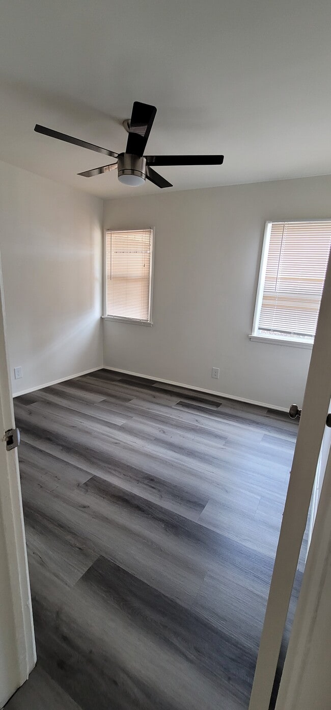 Foto del edificio - 6133 S Victoria Ave