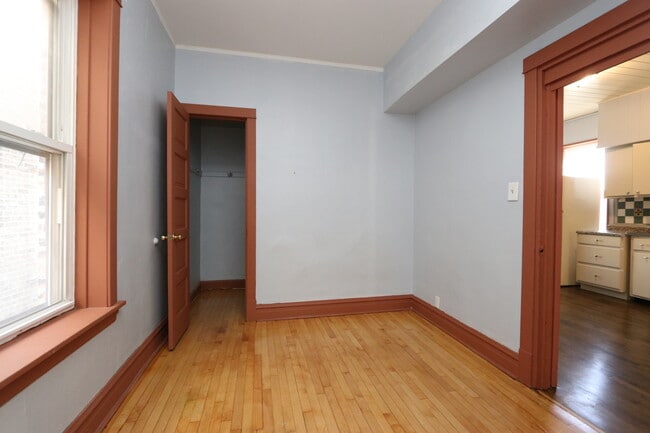 Building Photo - 2513 N Lowell Ave