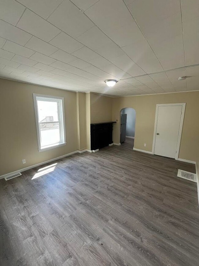 Building Photo - Gorgeous Studio Apartment in quiet Pittsfi...