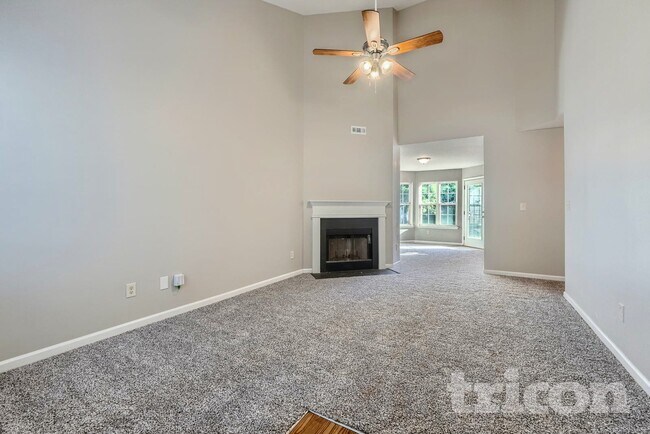 Foto del edificio - 5819 Twin Brook Dr