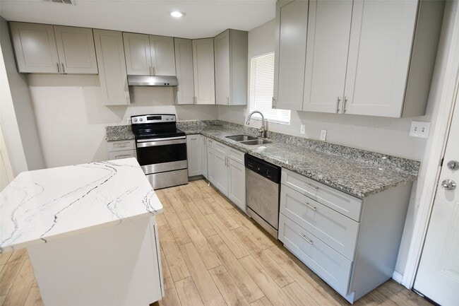 Foto del edificio - 6818 Cherrydale Dr