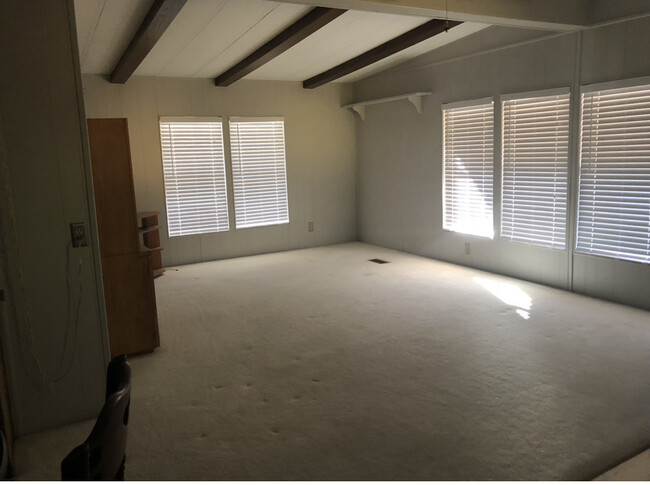 Building Photo - 463 S 80th Pl