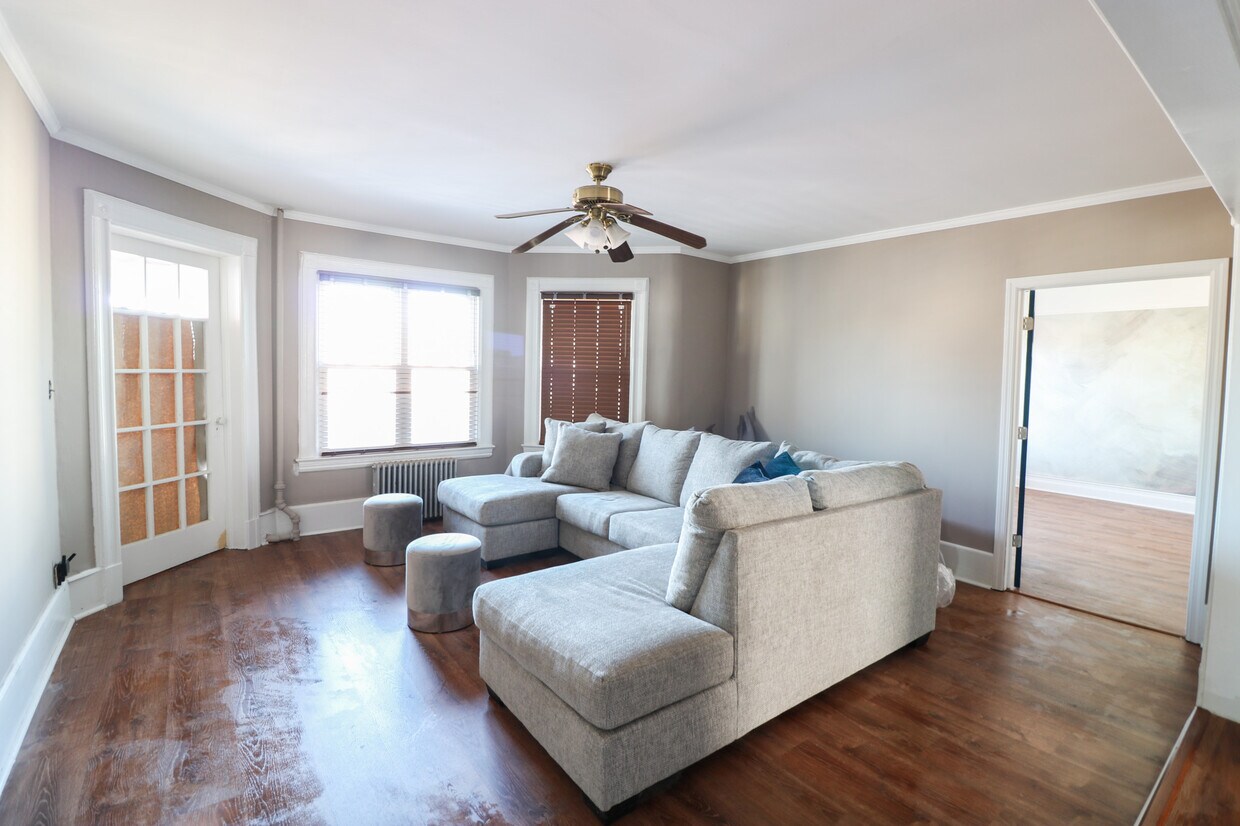 LIVING ROOM - 341 Highland Ave