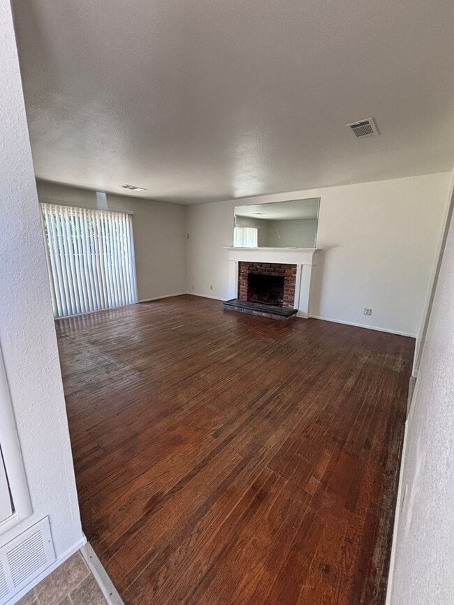 Foto del edificio - Spacious 3BD/2BA Home with Great Features!