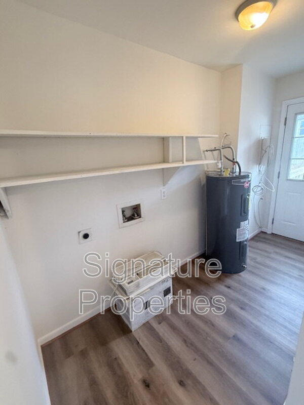 Foto del edificio - 4501 Bridgewood Rd