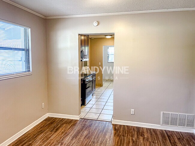Building Photo - 6642 Lucente Dr