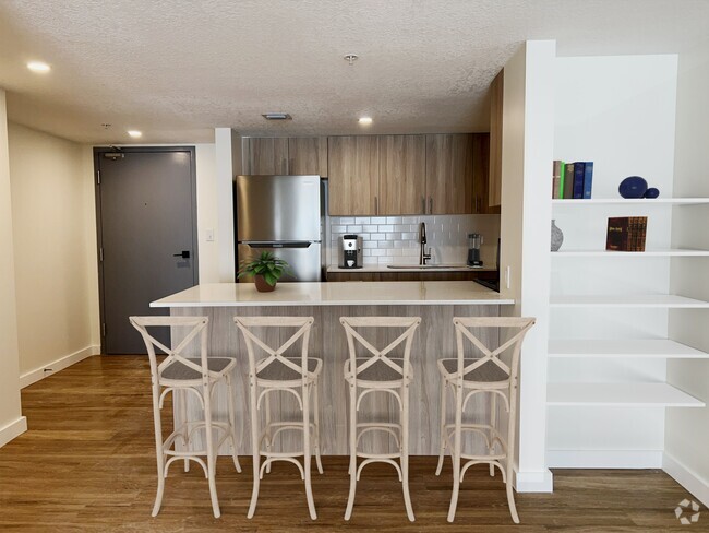 Tropical Pointe Kitchen - Biscayne Gardens  Apartments