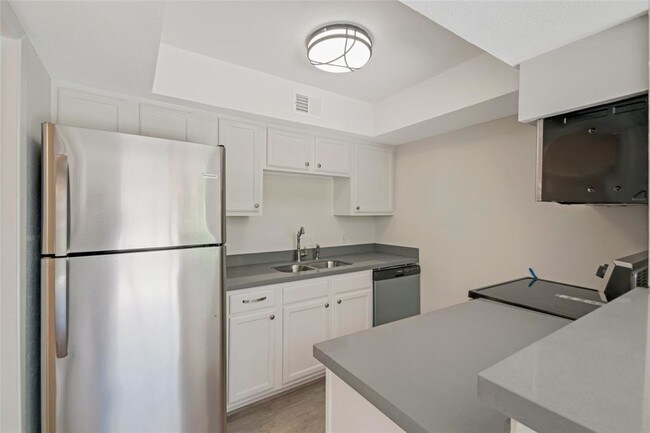 Building Photo - 9217 Vogue Ln