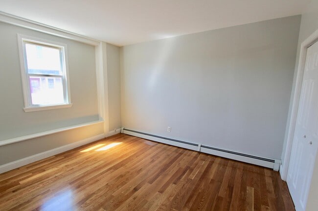 Building Photo - 506 Revere St