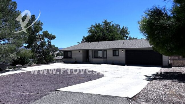 Building Photo - 3 Bed, 2 Bath Hesperia Home!!!