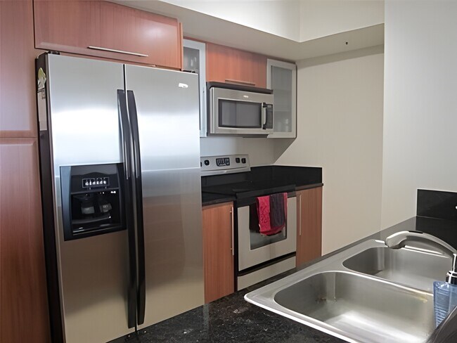 Foto del edificio - 3232 Coral Way