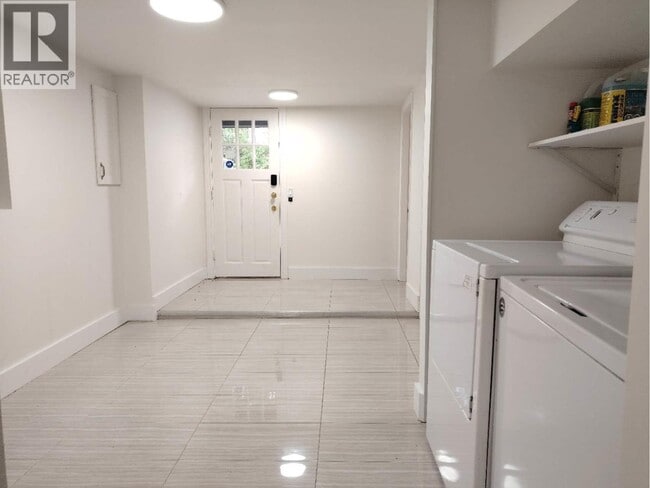 Building Photo - 3xxxx W 36th Ave