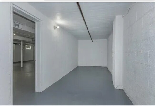 Almacenamiento en el sótano - 7240 Bobby Ln
