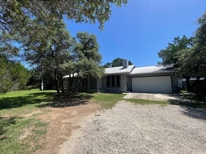 Building Photo - 1640 Lonesome