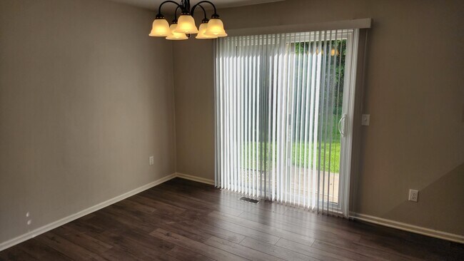 Foto del edificio - 8424 Annsbury Dr