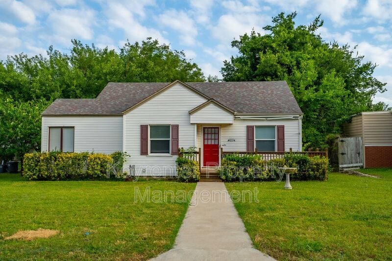 Primary Photo - 3820 E 22nd Pl