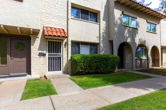 Building Photo - 6909 E Osborn Rd