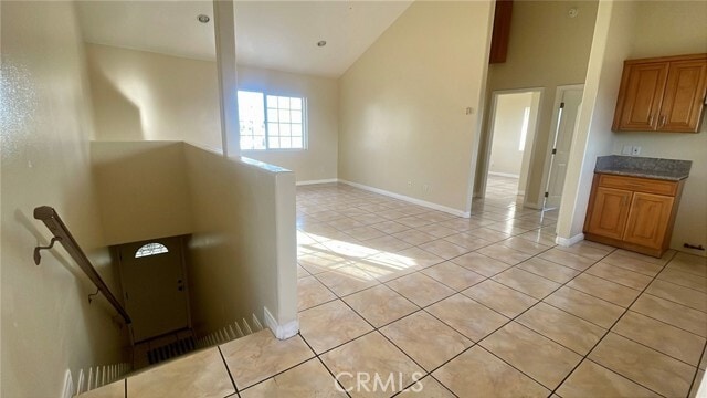 Building Photo - 1073 W 112th St