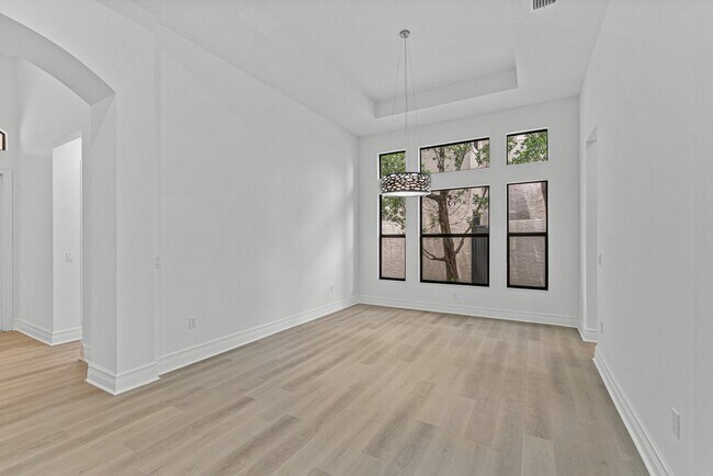 Foto del edificio - 8287 Lost Creek Ln