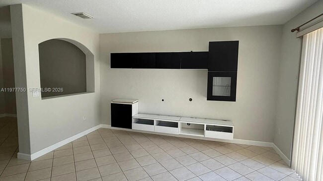 Foto del edificio - 7655 NW 116th Ave