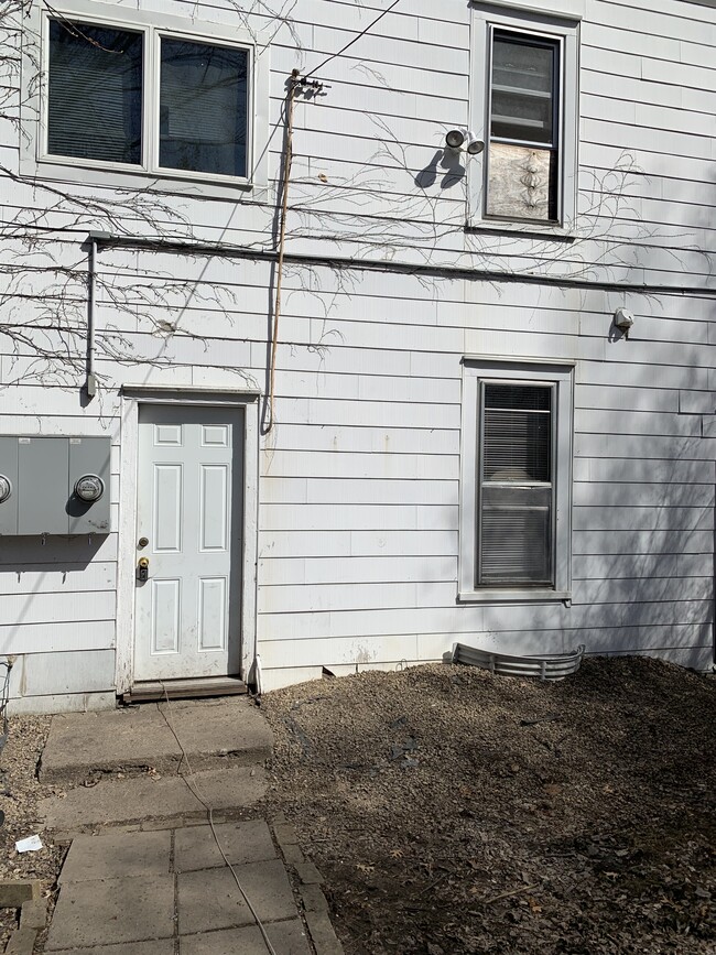 Back of the house - 622 Erie St SE