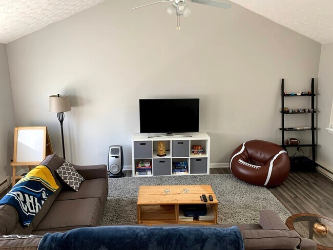 Foto del edificio - 4250 Pine Dr