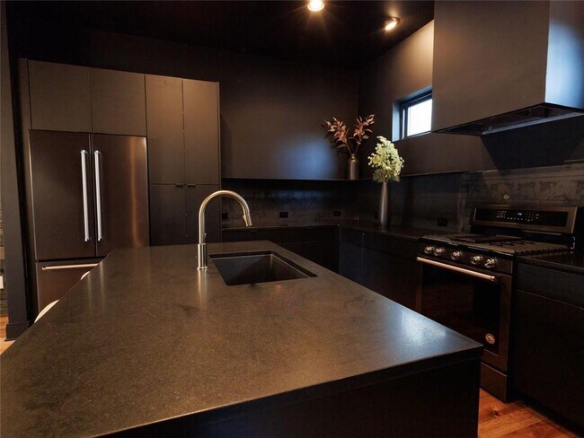 Foto del edificio - 546 Flat Shoals Ave SE
