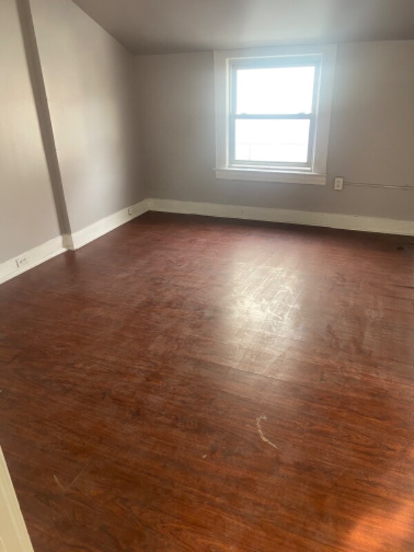 Building Photo - 286 Parker Ave