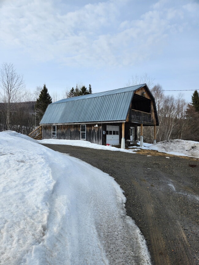 Building Photo - 246 Stannard Mountain Rd