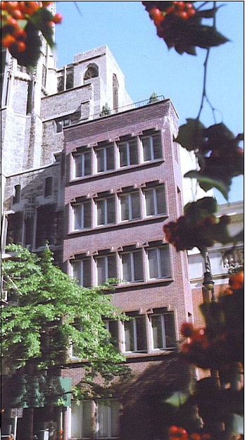 Building Photo - 591 Park Ave
