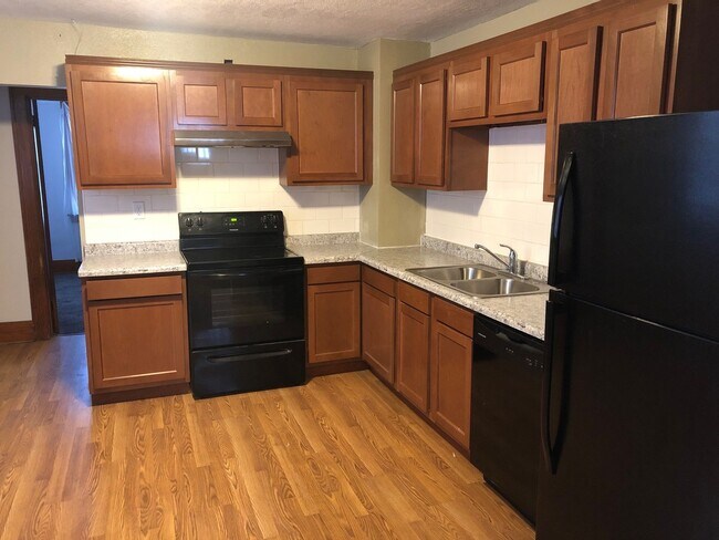 Foto del edificio - Beautiful single family home near downtown...