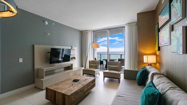 Foto del edificio - 3101 E Hallandale Beach Blvd